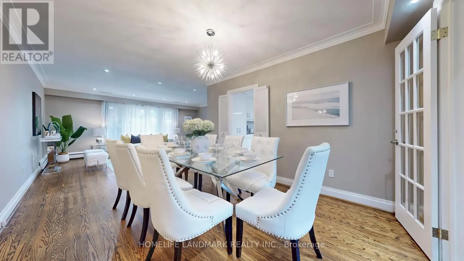 12 CAROUSEL COURT