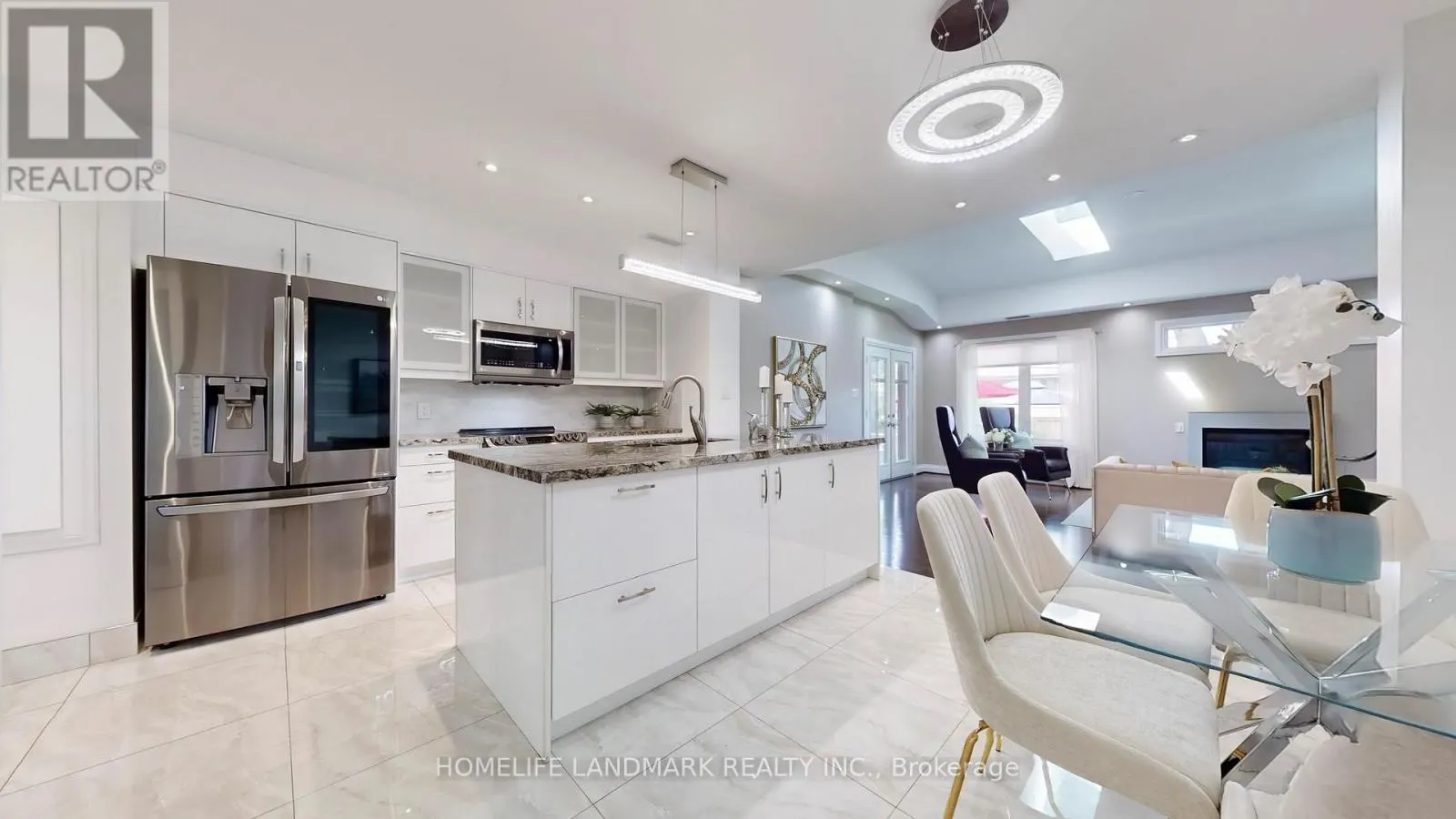12 CAROUSEL COURT