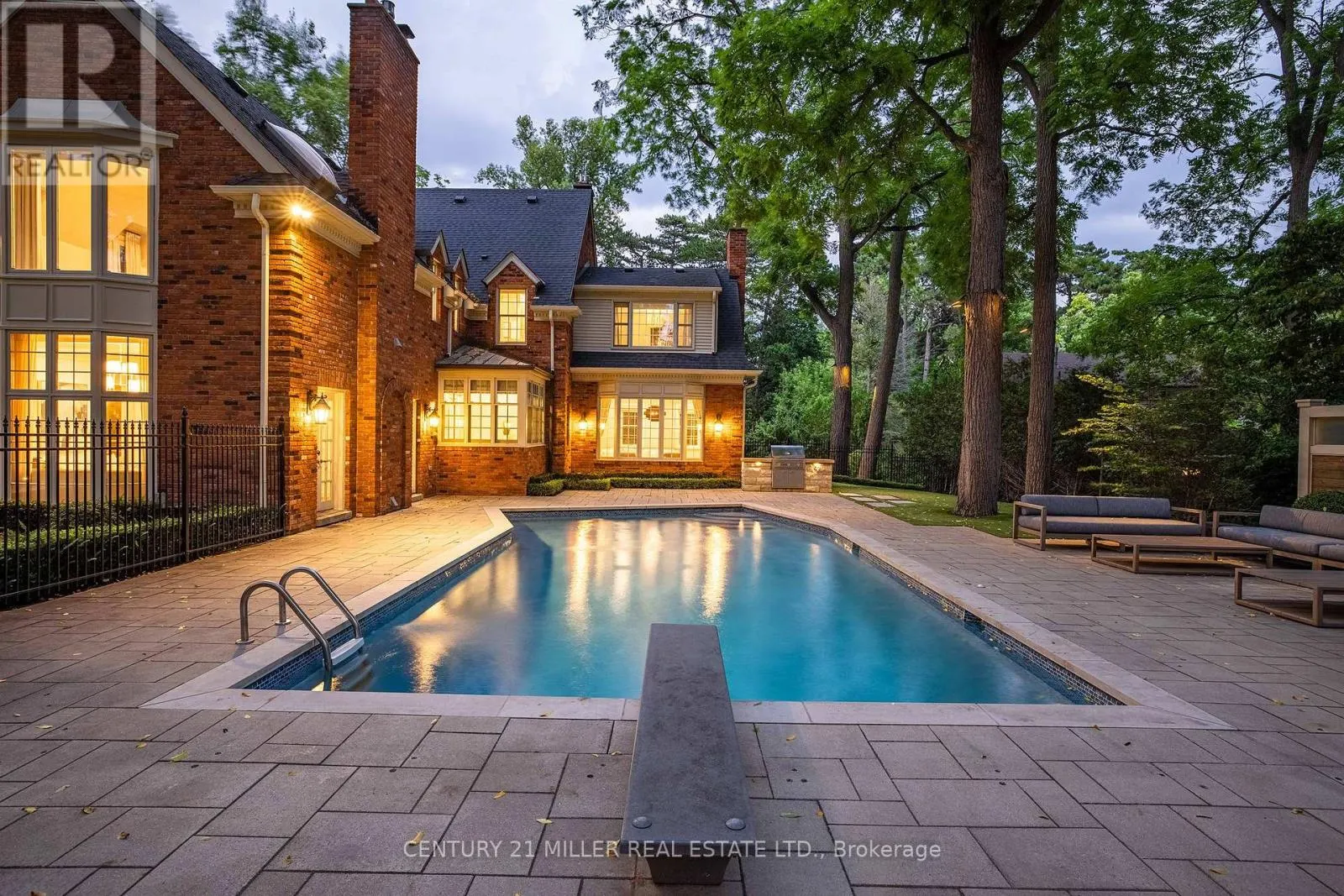 140 CHARTWELL ROAD