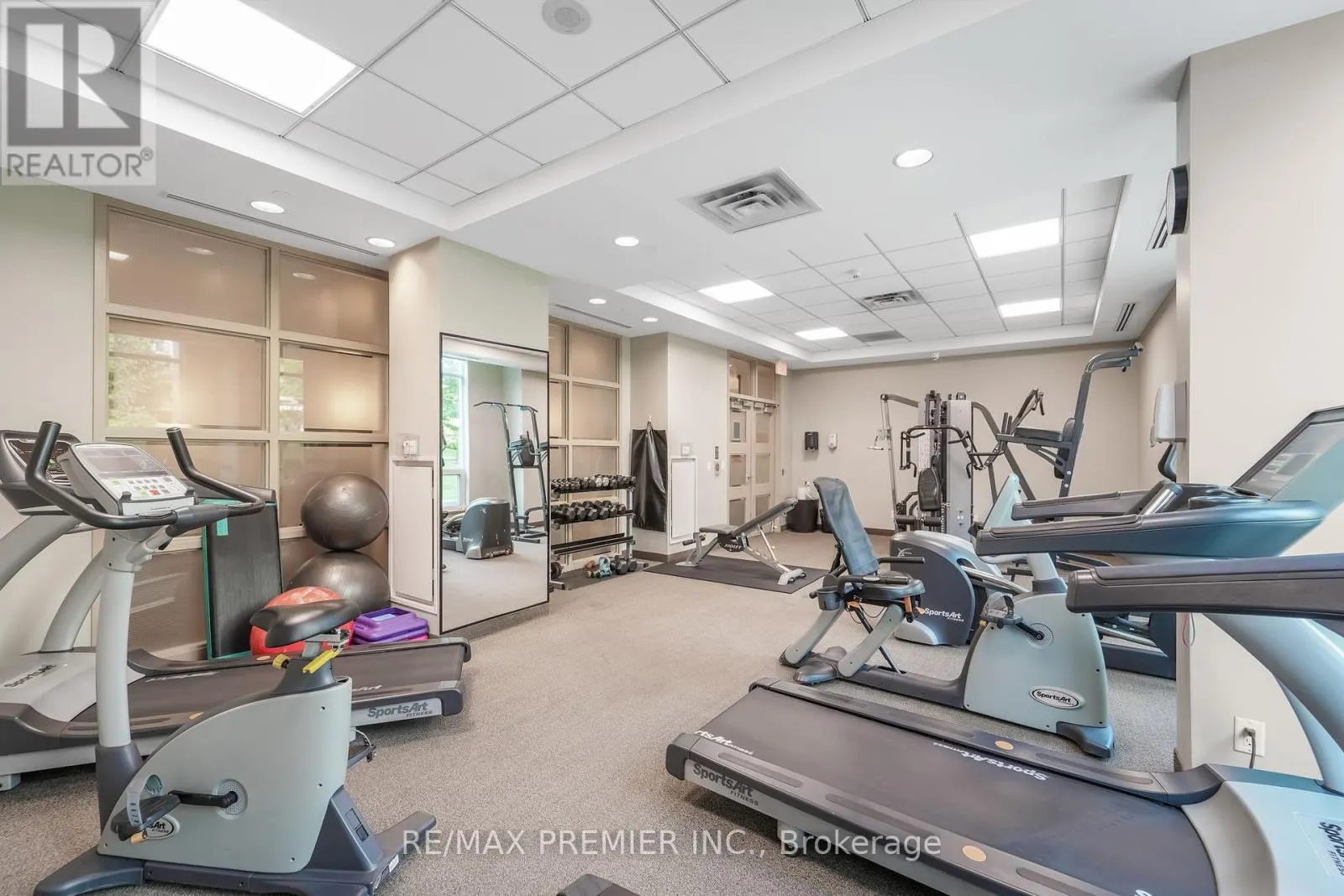 1403 ROYAL YORK ROAD