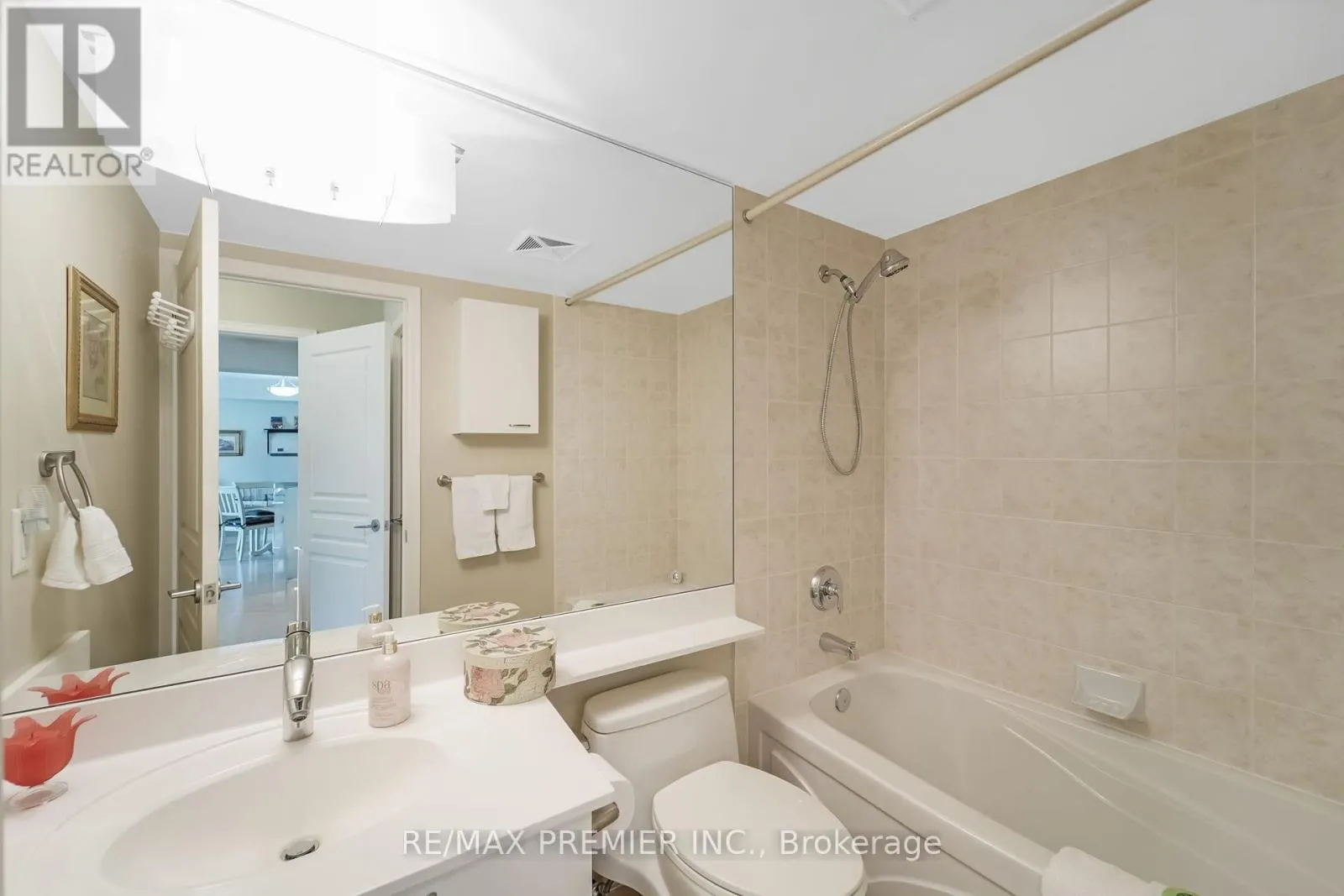 1403 ROYAL YORK ROAD