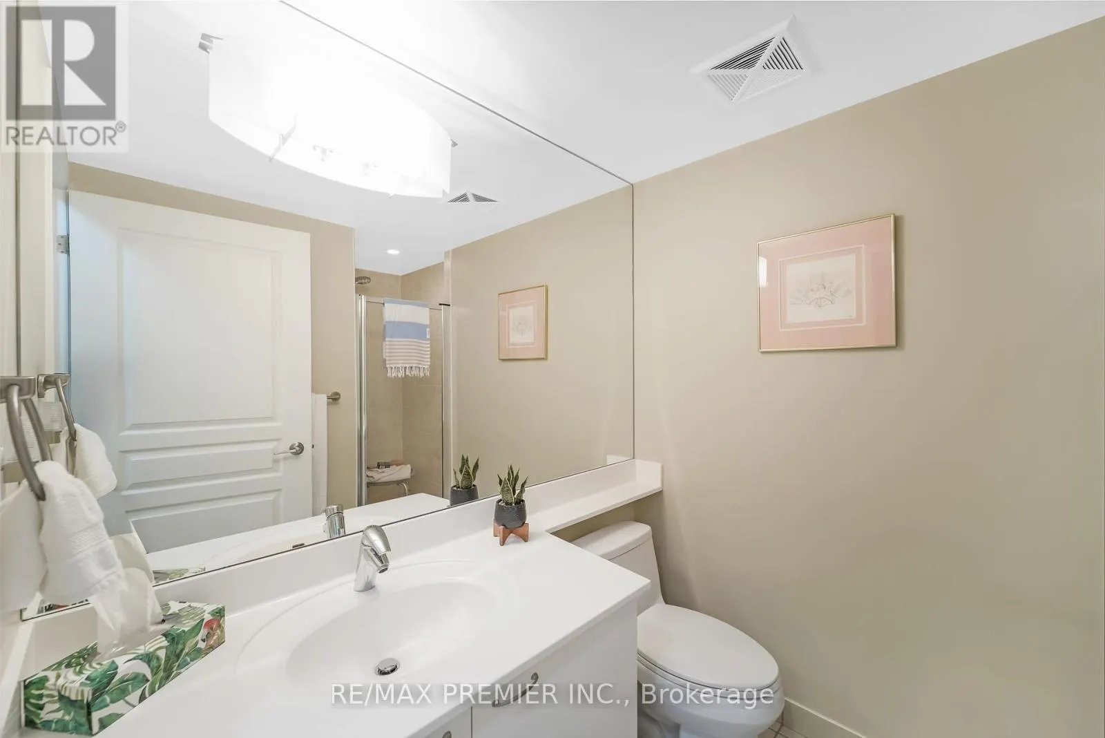 1403 ROYAL YORK ROAD