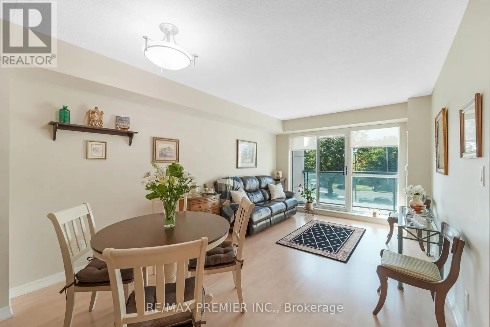 1403 ROYAL YORK ROAD