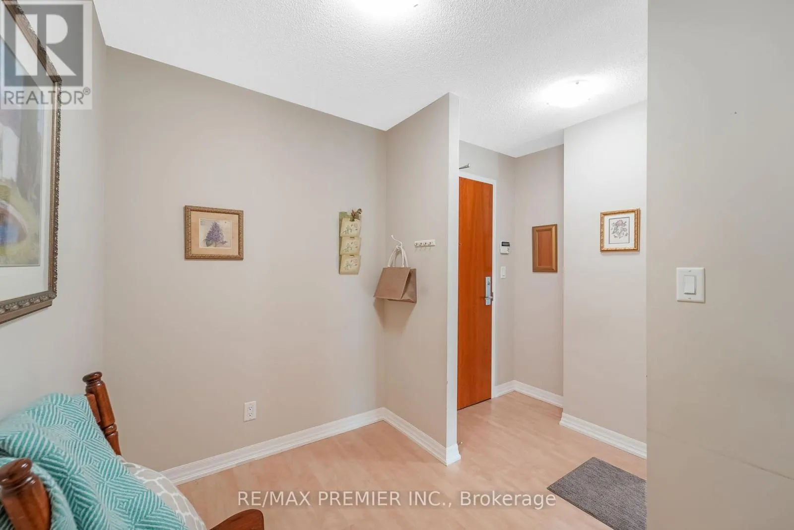 1403 ROYAL YORK ROAD