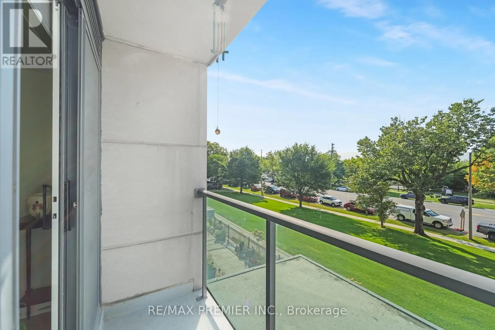 1403 ROYAL YORK ROAD