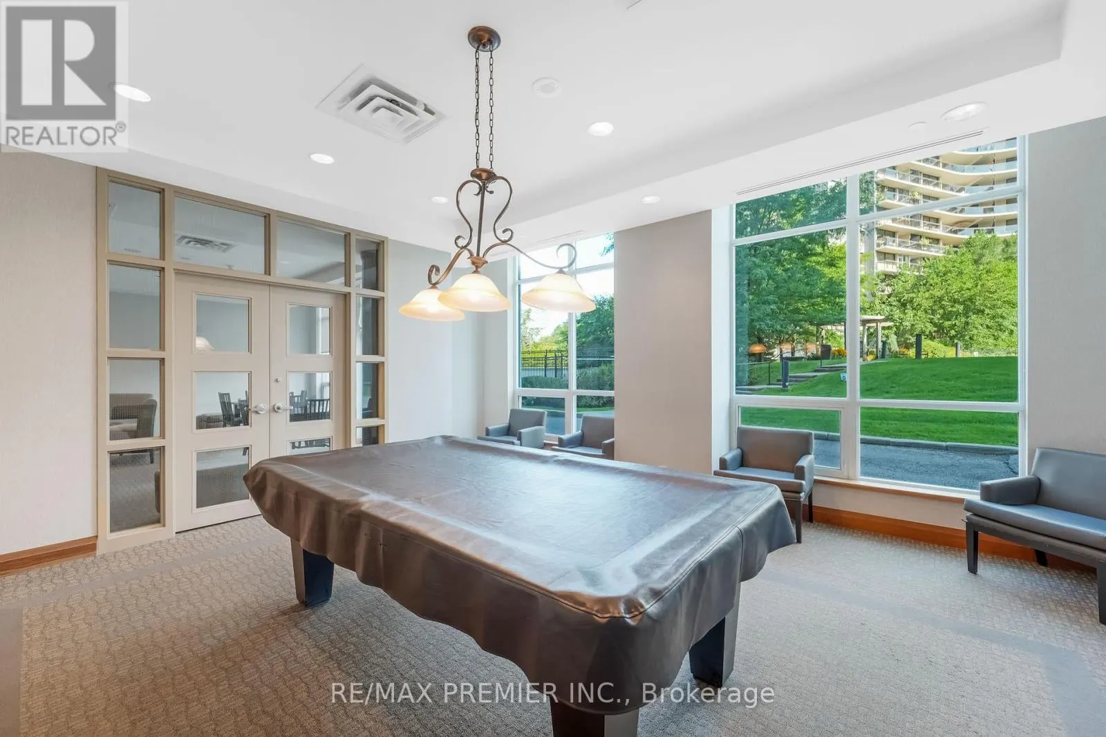 1403 ROYAL YORK ROAD