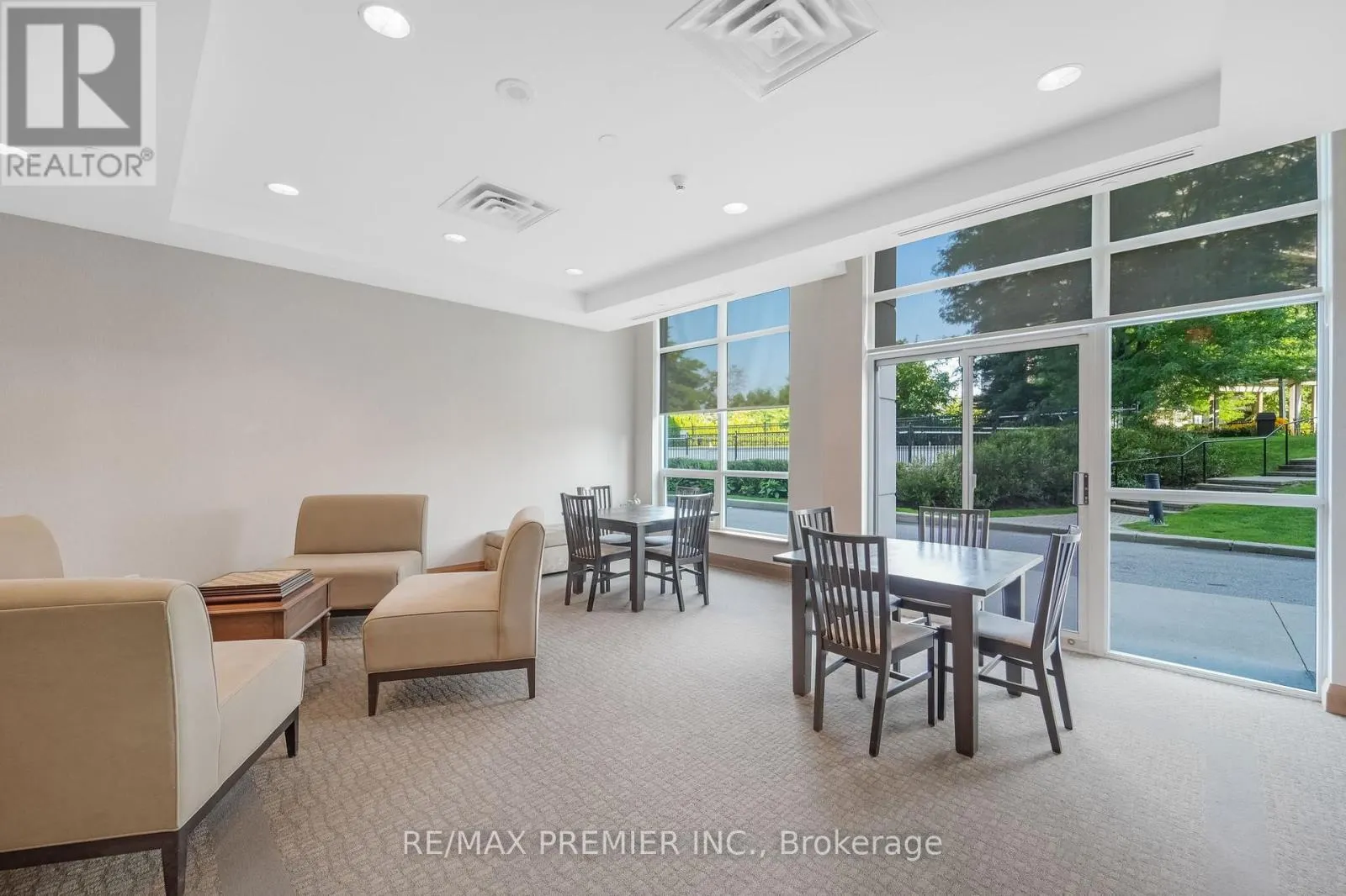 1403 ROYAL YORK ROAD