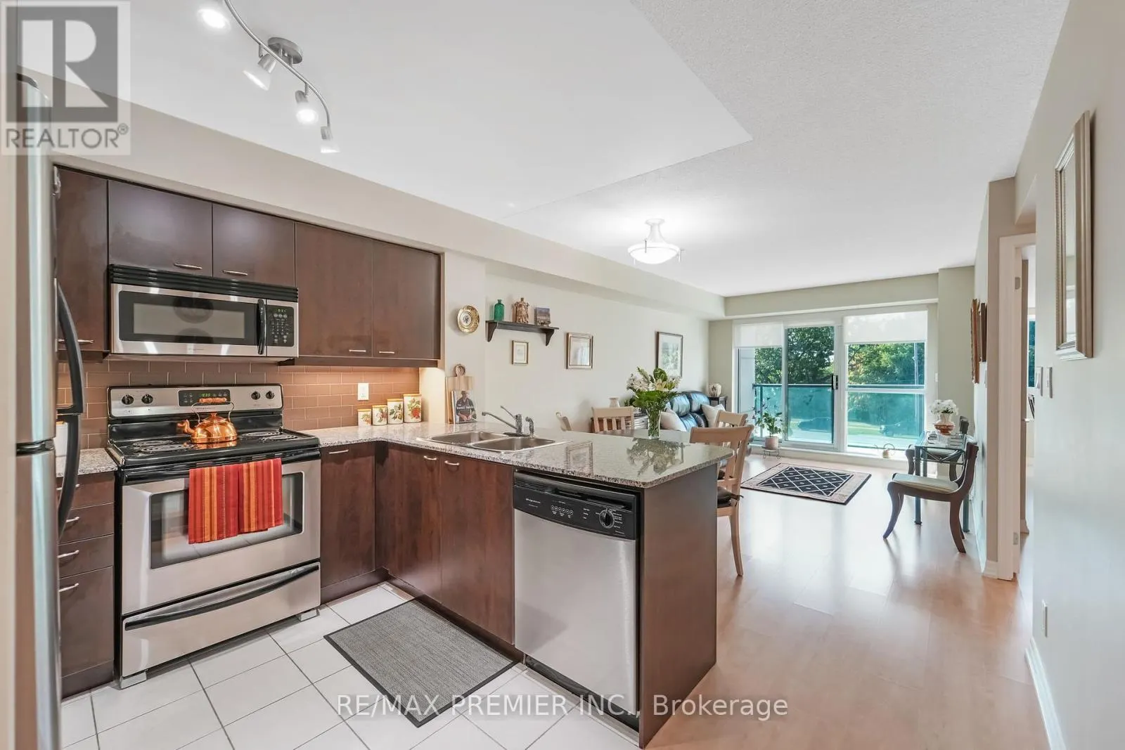 1403 ROYAL YORK ROAD