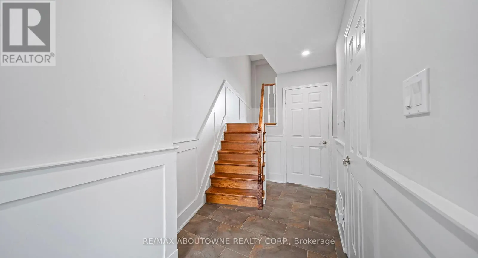 1228 CORNERBROOK PLACE