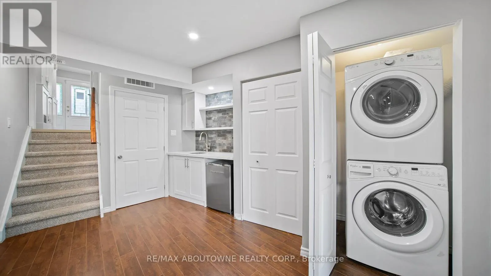1228 CORNERBROOK PLACE