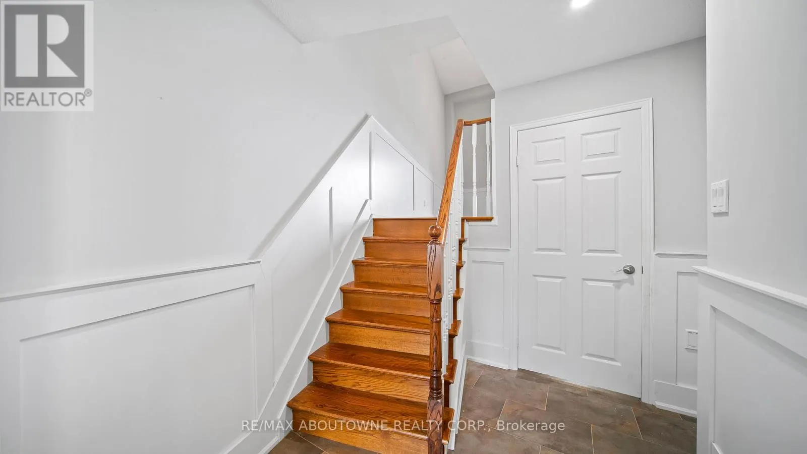 1228 CORNERBROOK PLACE