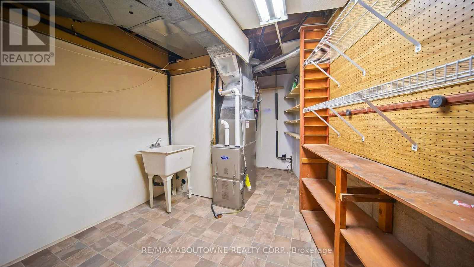 1228 CORNERBROOK PLACE