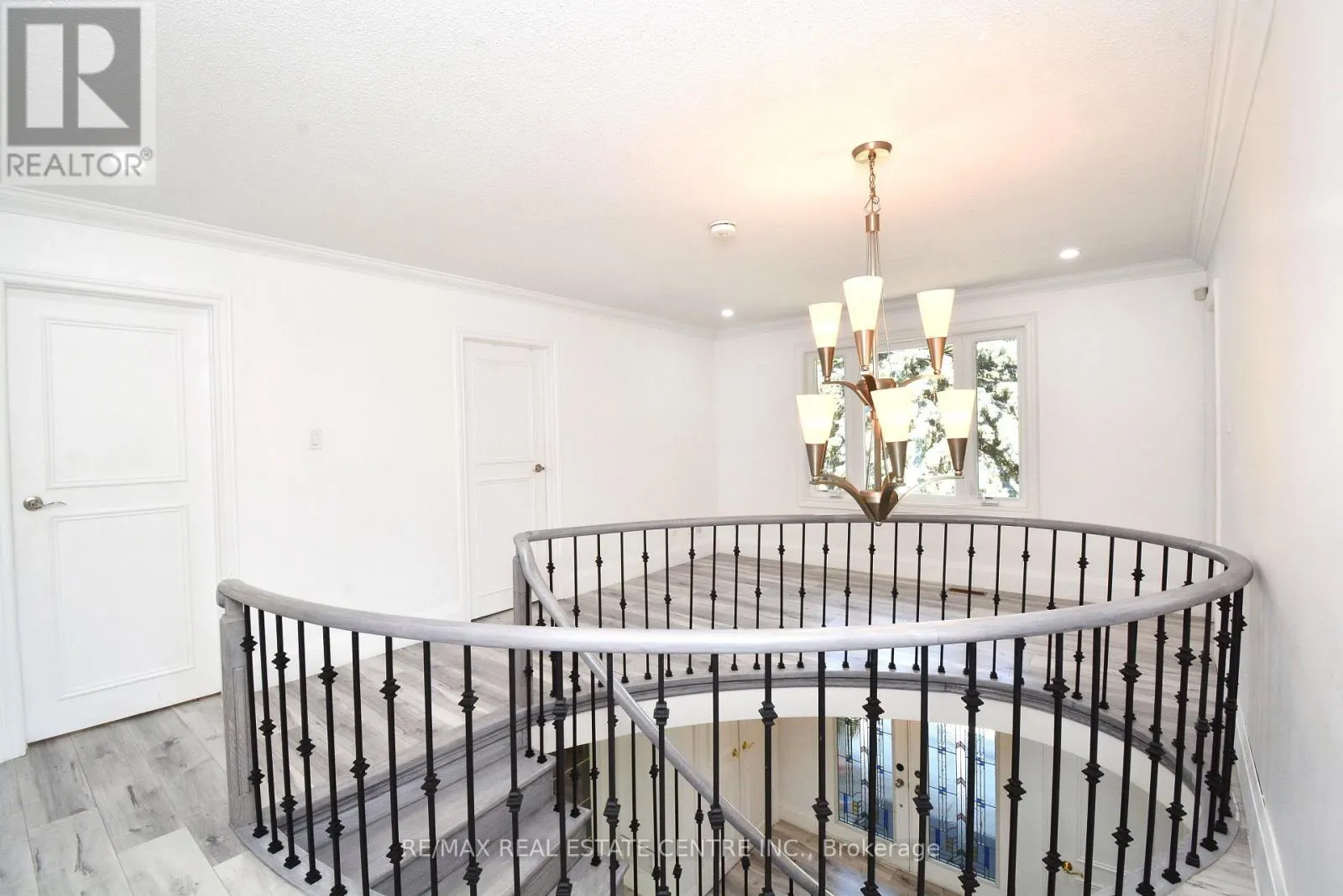 17 CRESCENT HILL DRIVE S
