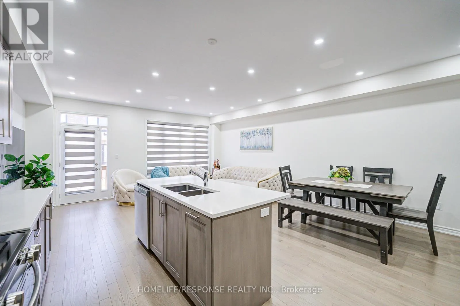 595 CELANDINE TERRACE