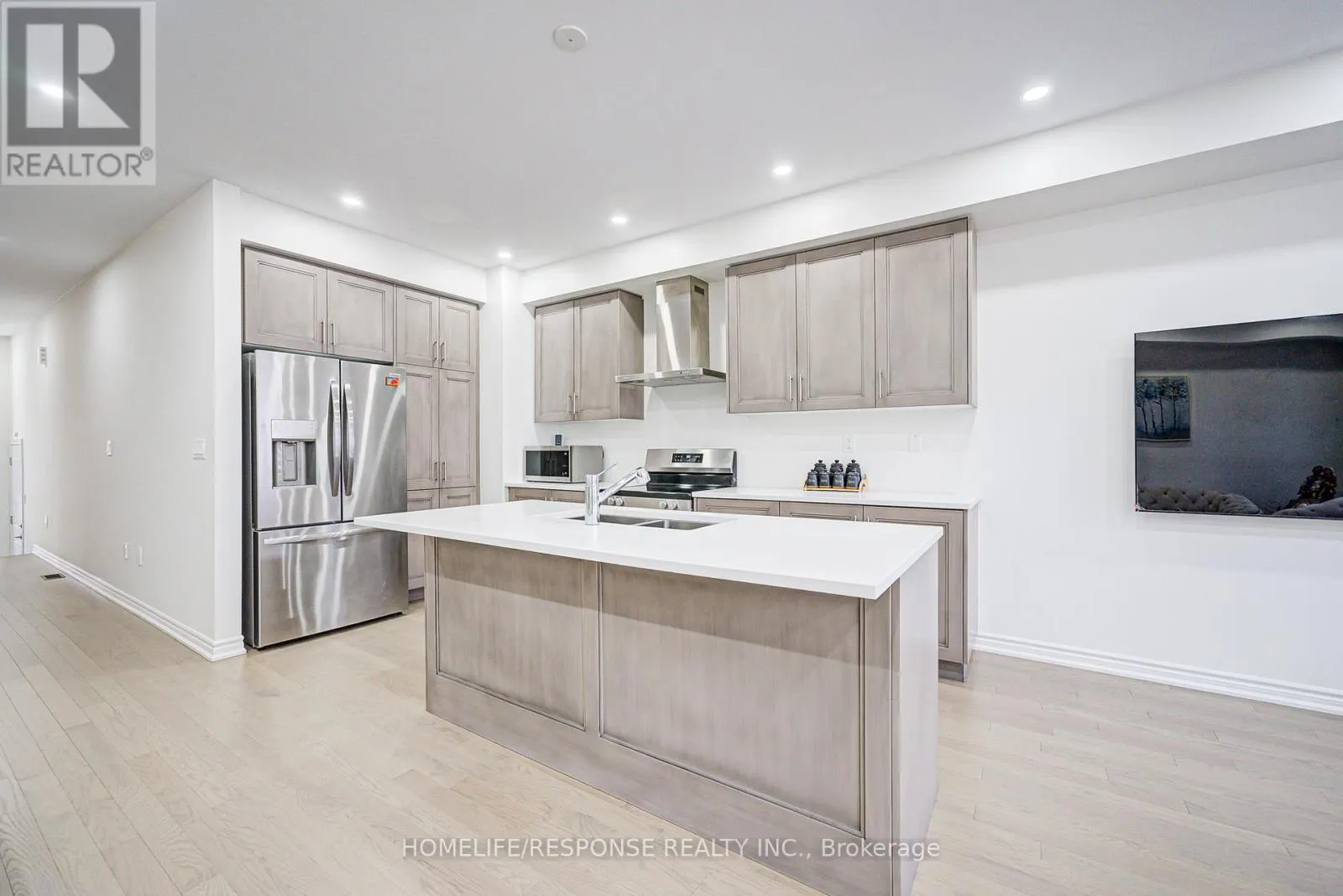 595 CELANDINE TERRACE