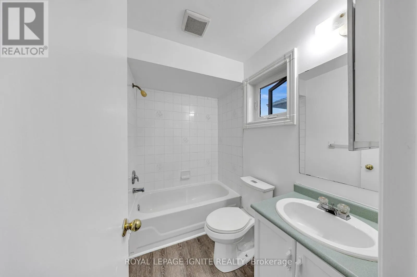 21 TOBA CRESCENT