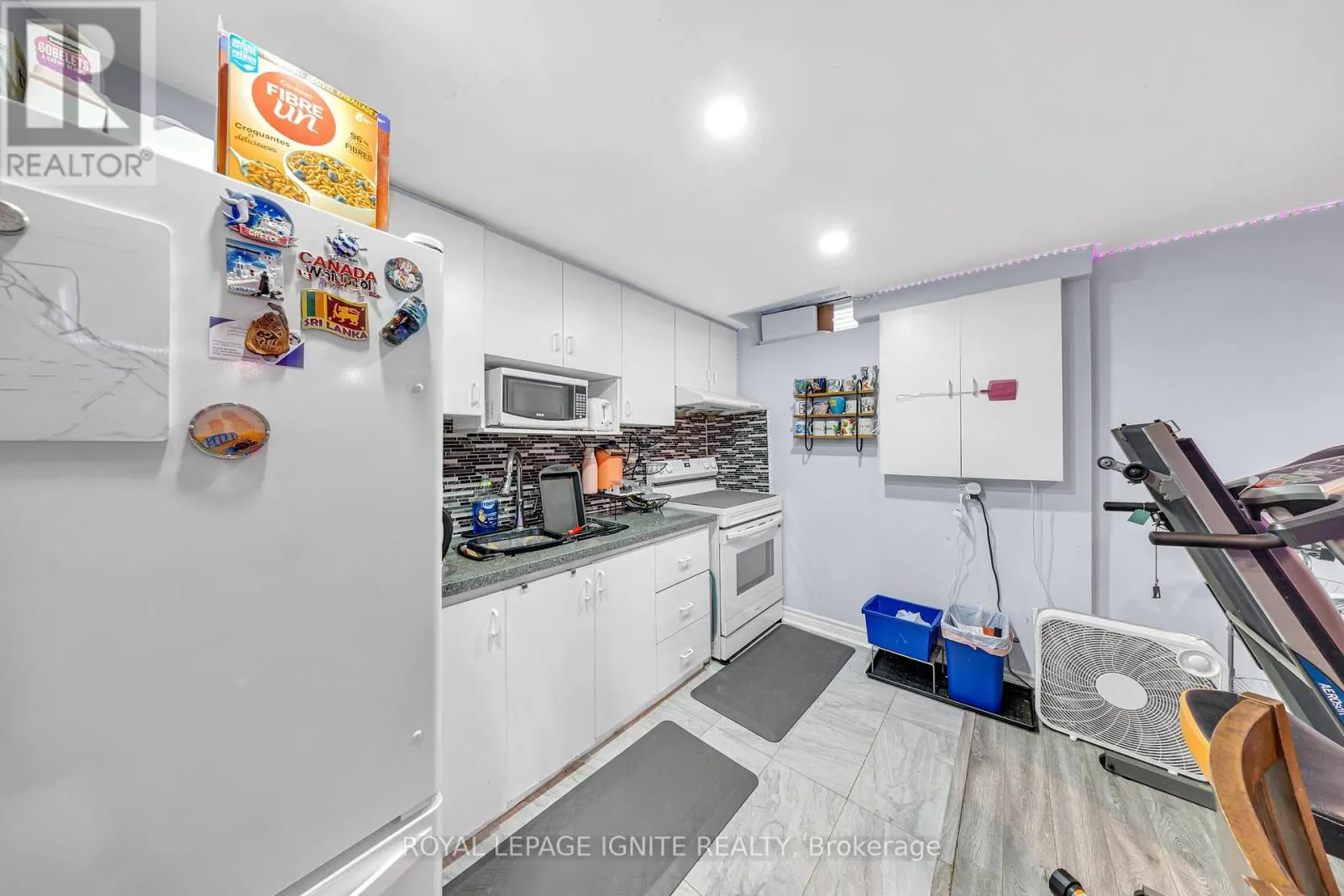 21 TOBA CRESCENT