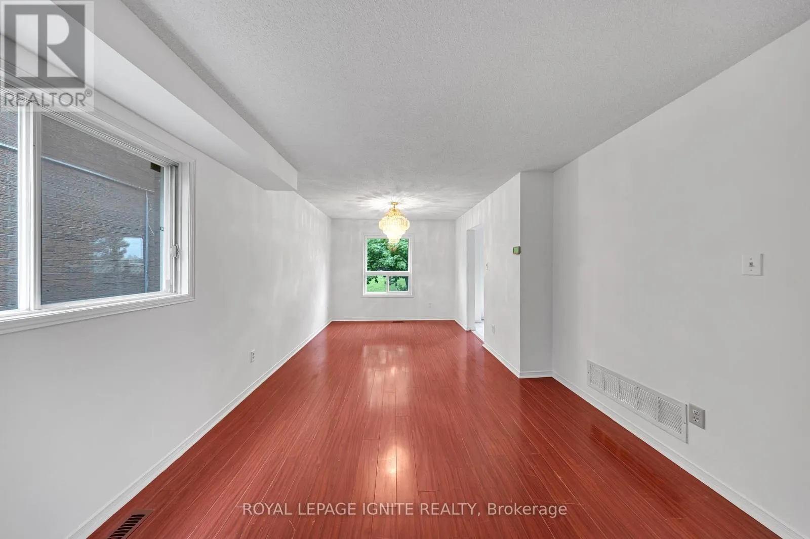 21 TOBA CRESCENT