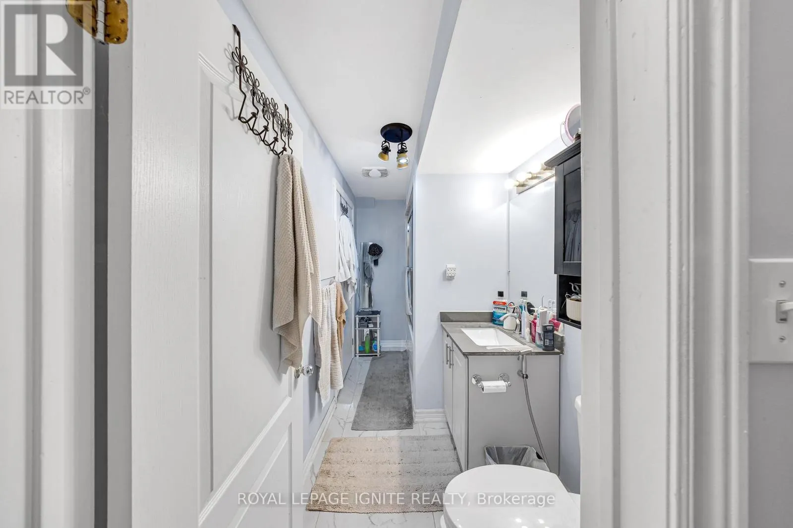 21 TOBA CRESCENT