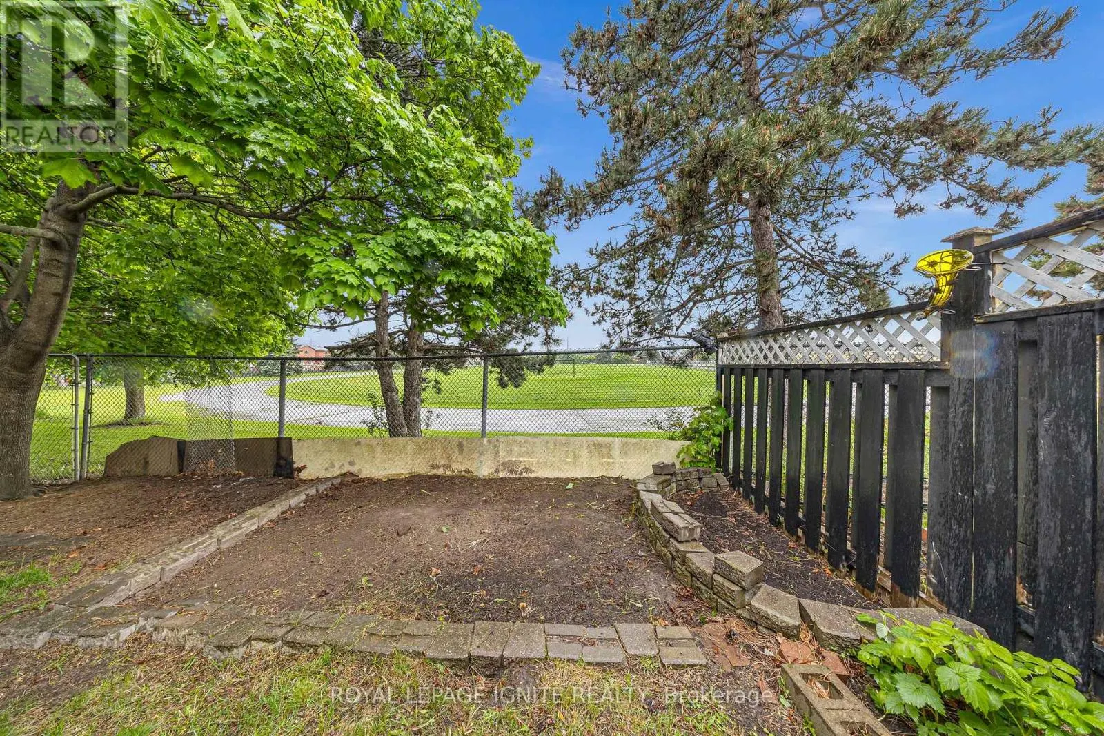 21 TOBA CRESCENT