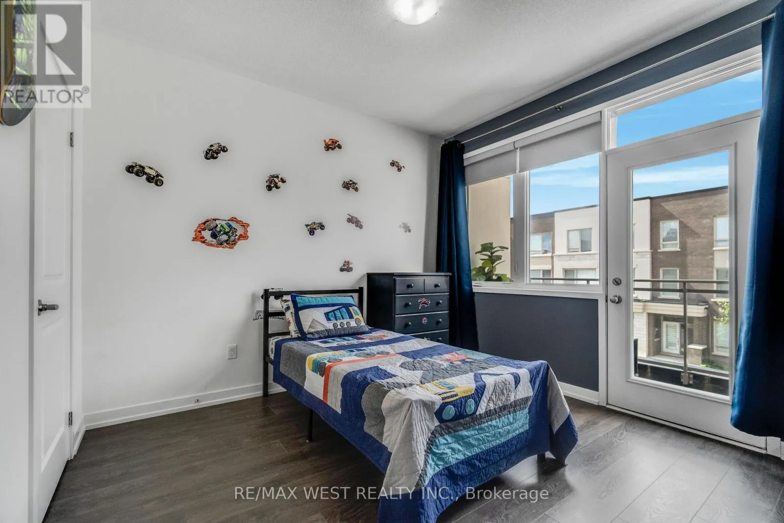 3179 MINTWOOD CIRCLE