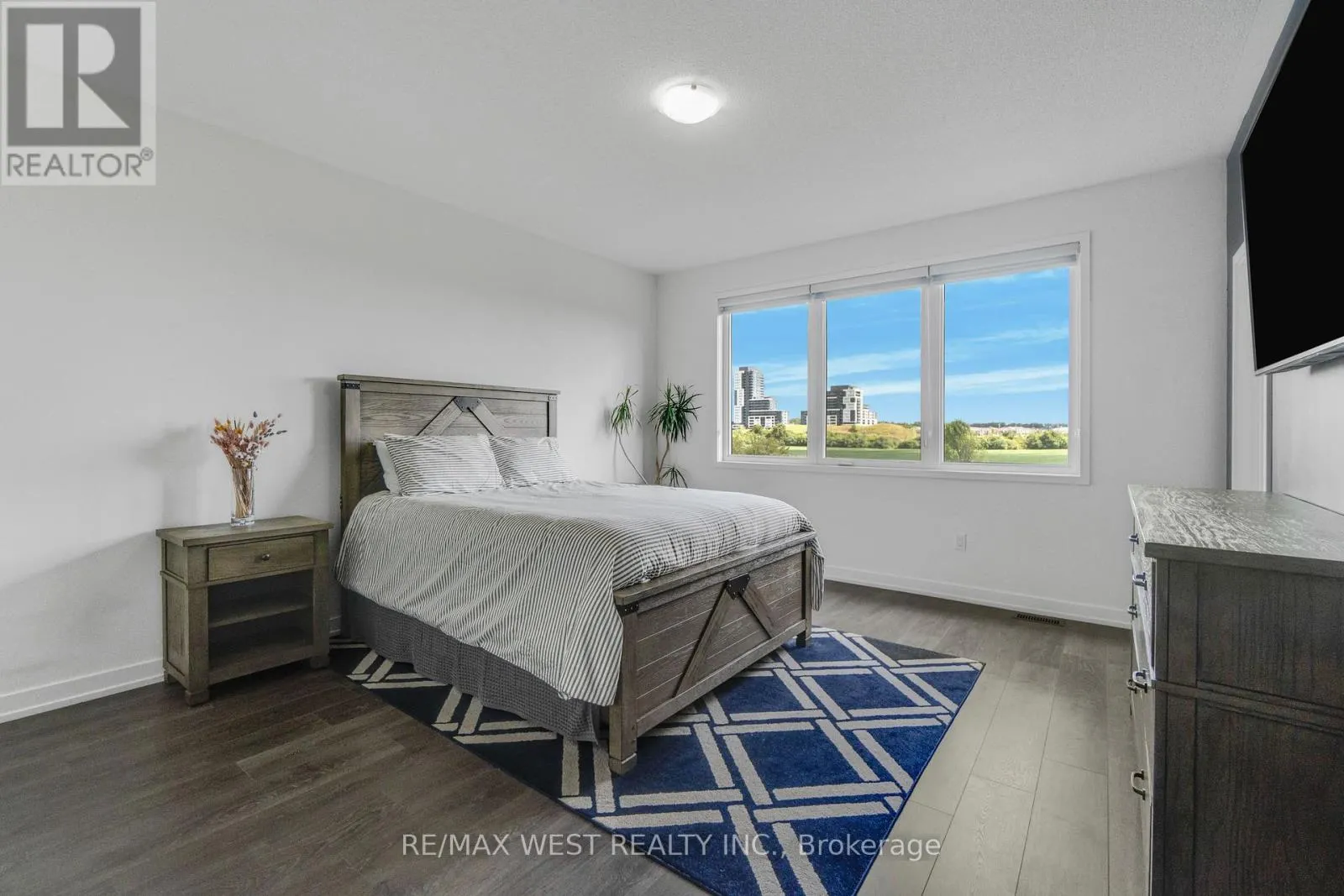 3179 MINTWOOD CIRCLE