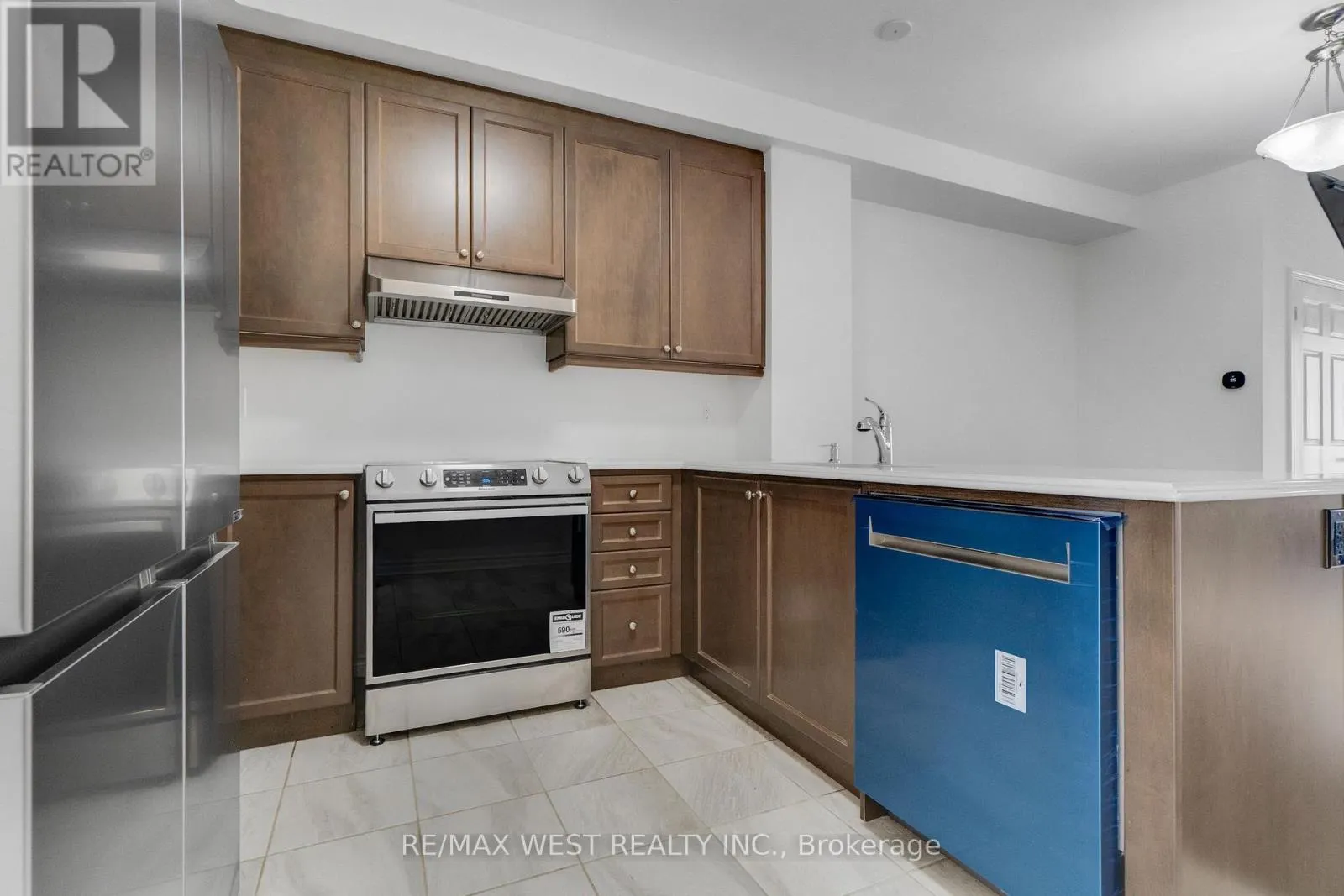 23 CIRCUS CRESCENT
