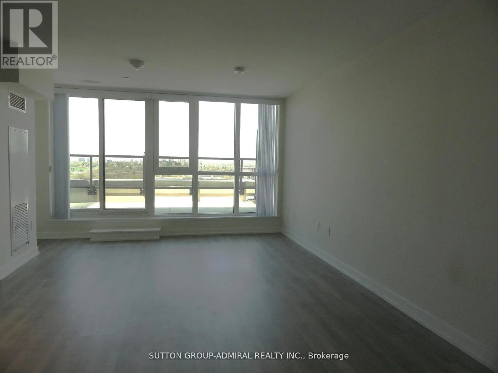 718 - 2300 ST CLAIR AVENUE W