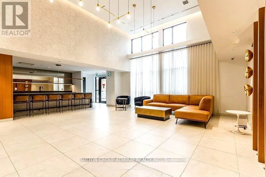 718 - 2300 ST CLAIR AVENUE W