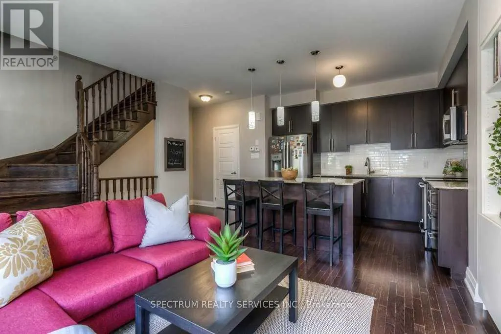 31 - 165 HAMPSHIRE WAY
