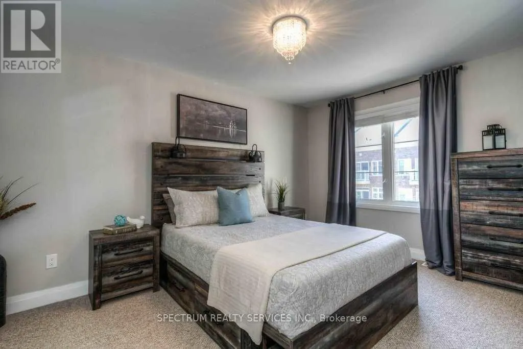 31 - 165 HAMPSHIRE WAY