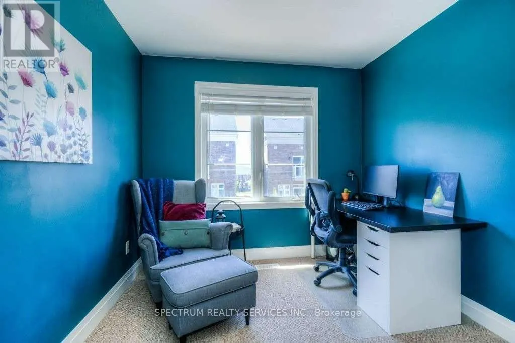 31 - 165 HAMPSHIRE WAY