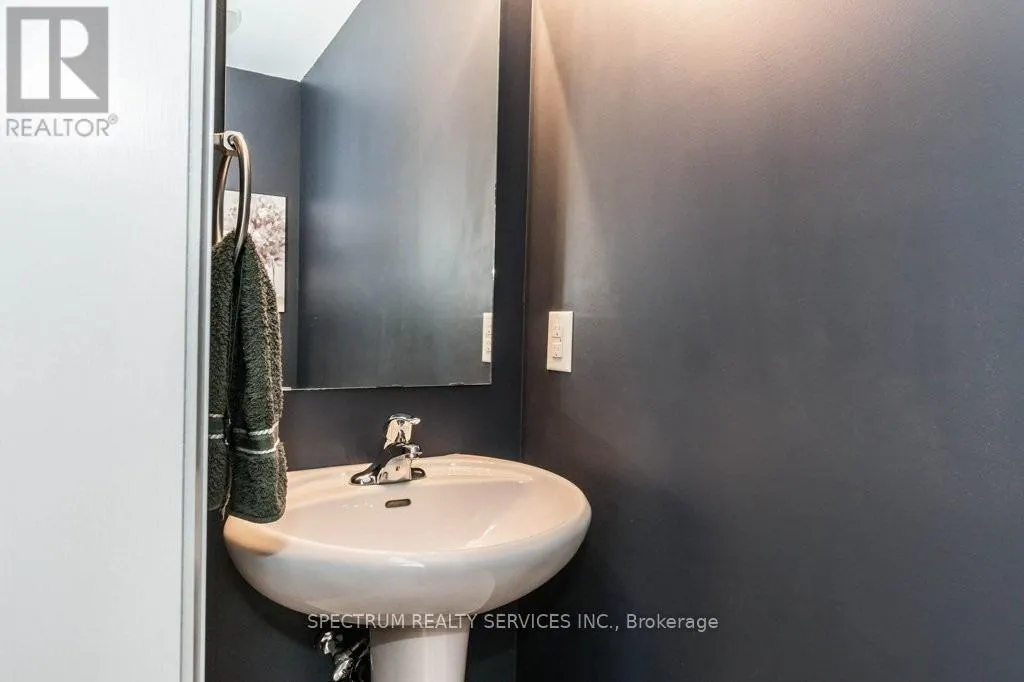 31 - 165 HAMPSHIRE WAY