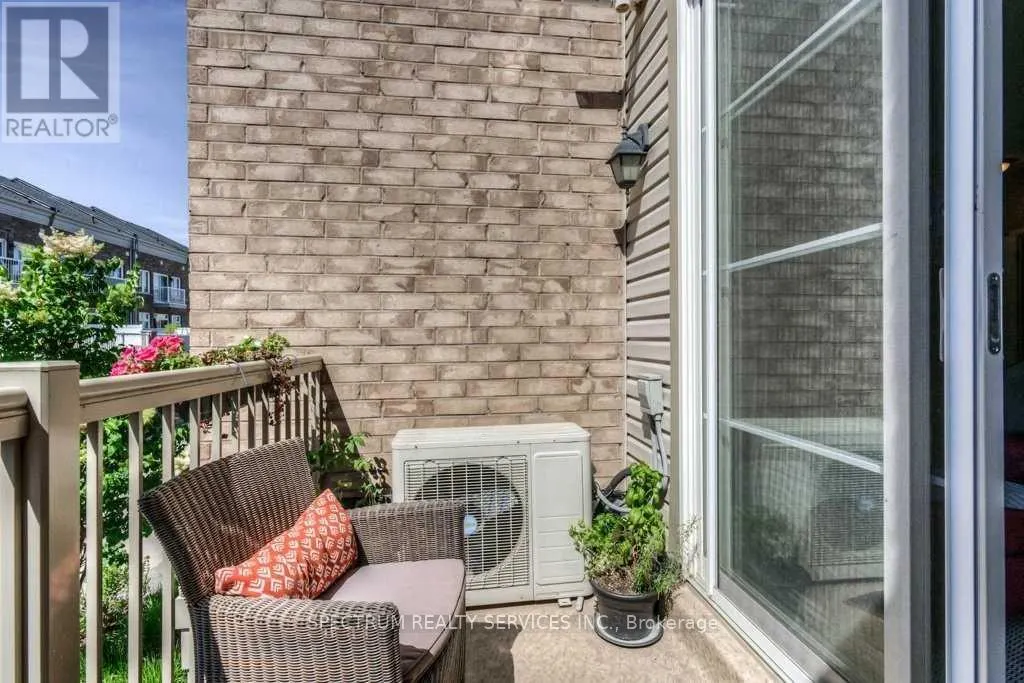 31 - 165 HAMPSHIRE WAY