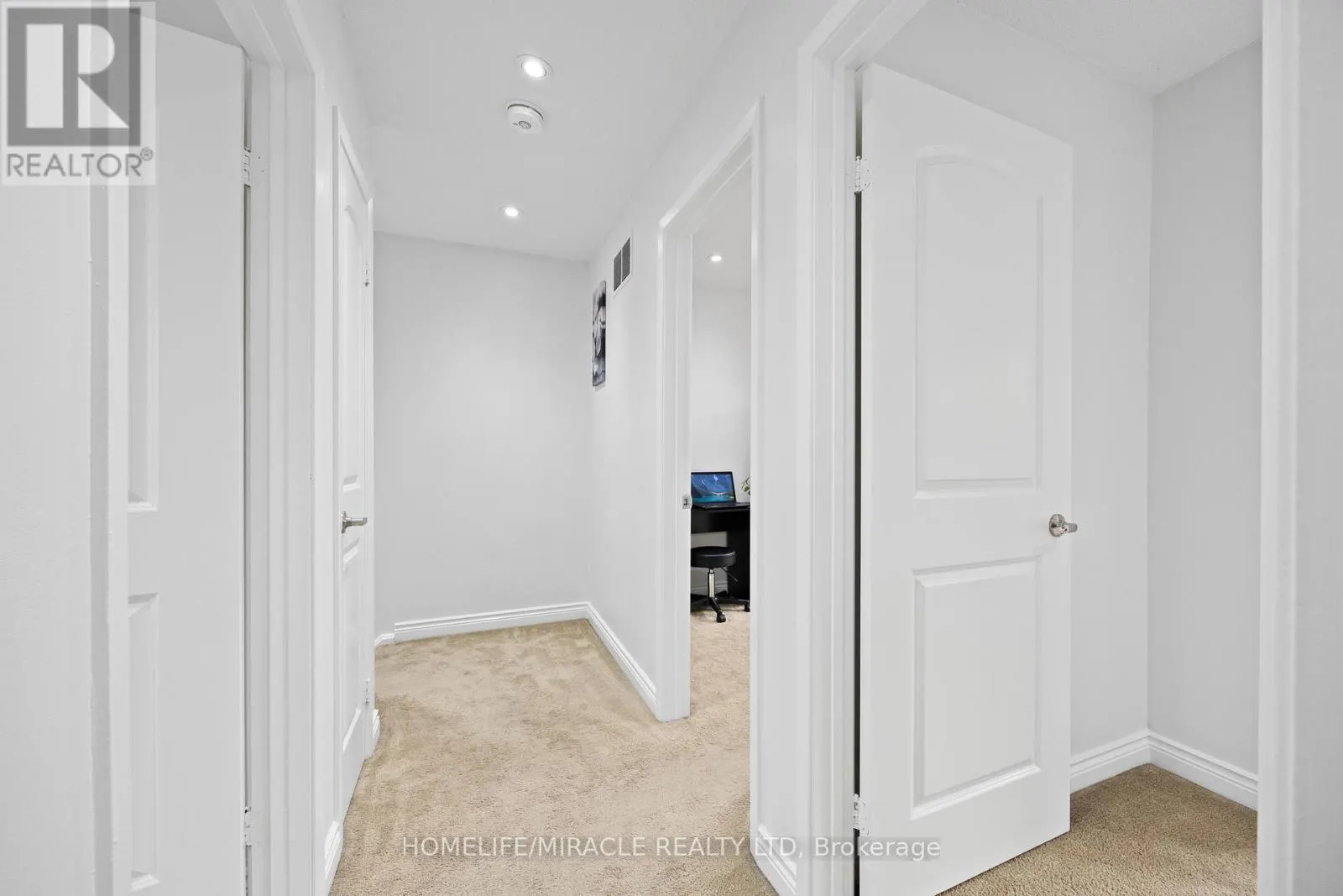 21 FOLKSTONE CRESCENT