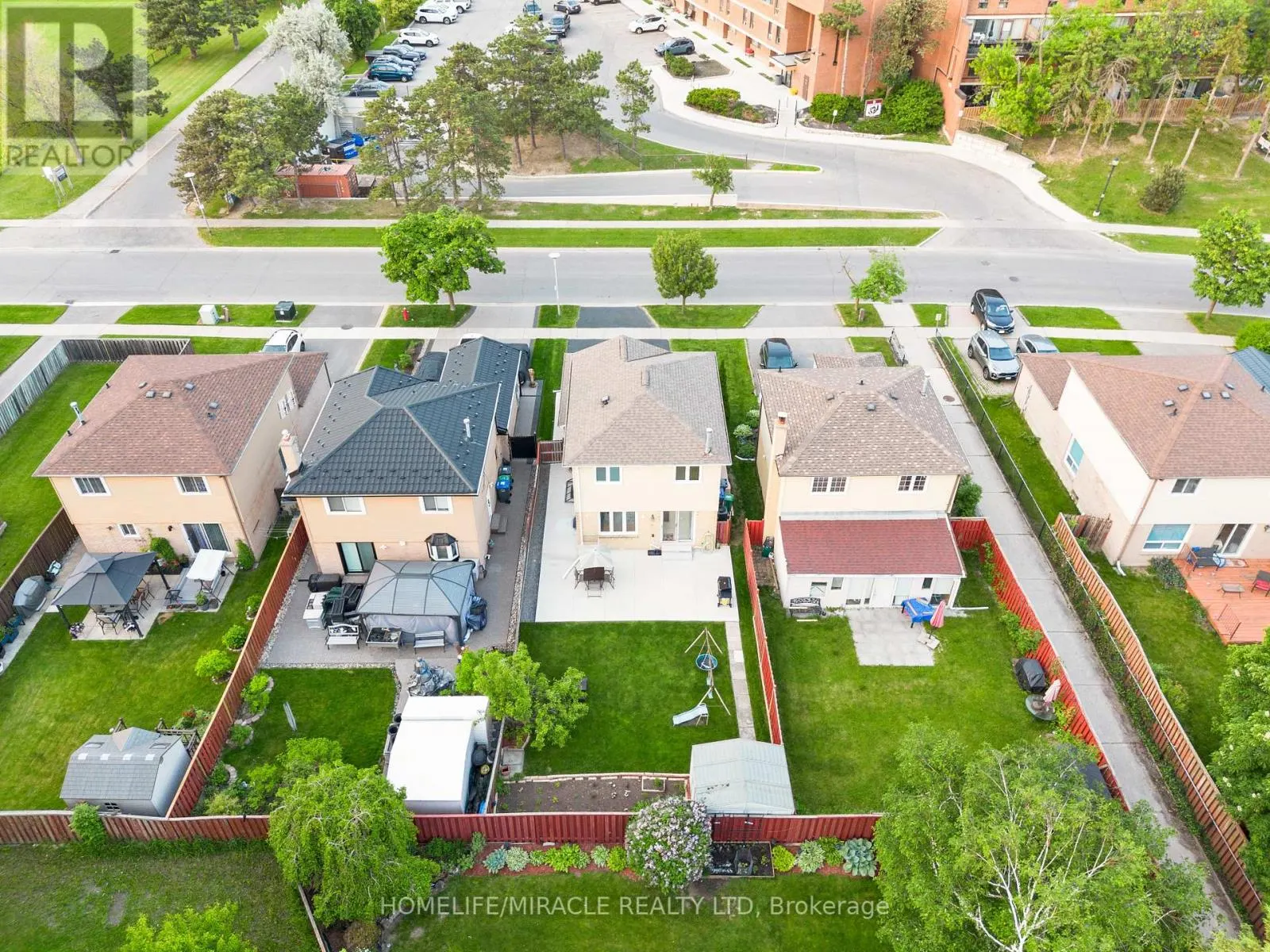21 FOLKSTONE CRESCENT