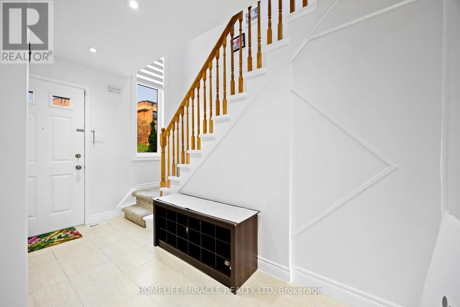 21 FOLKSTONE CRESCENT