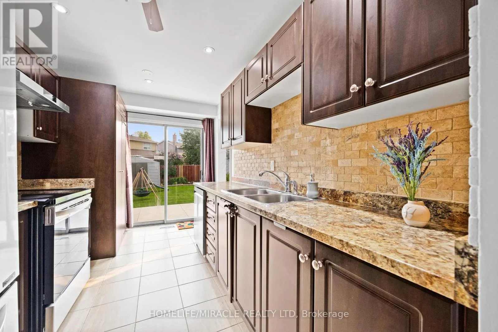 21 FOLKSTONE CRESCENT