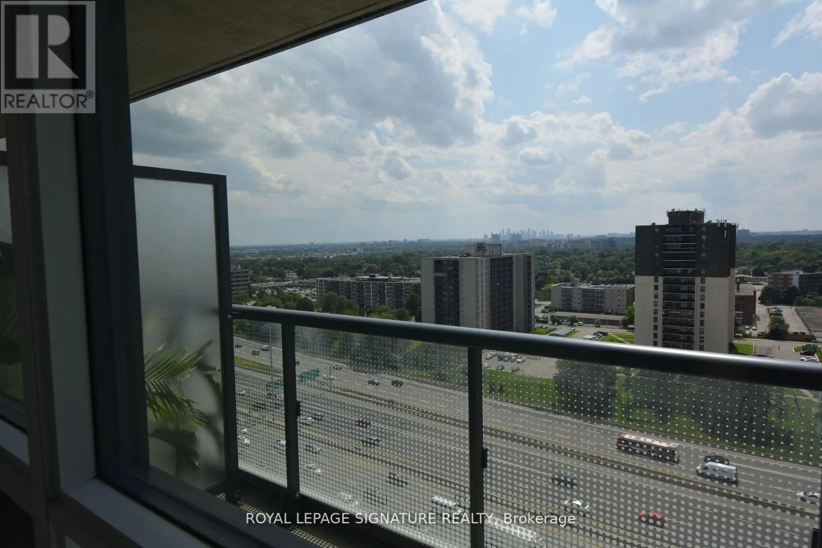 1610 - 30 GIBBS ROAD