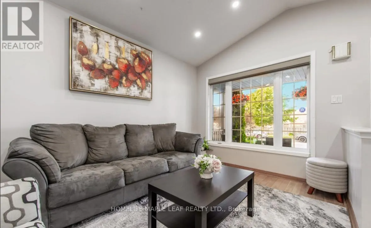 53 BISCAYNE CRESCENT
