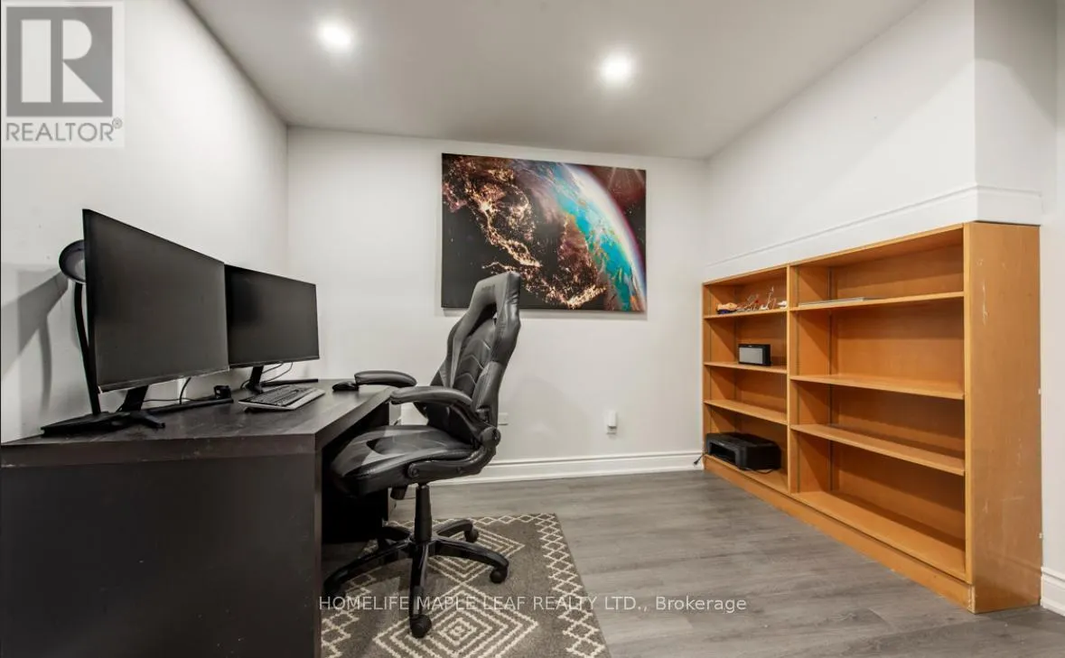 53 BISCAYNE CRESCENT