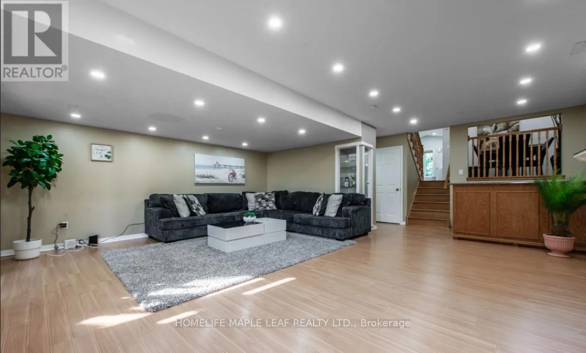 53 BISCAYNE CRESCENT