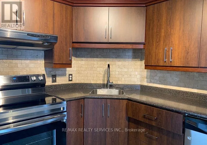 1412 - 35 TRAILWOOD DRIVE