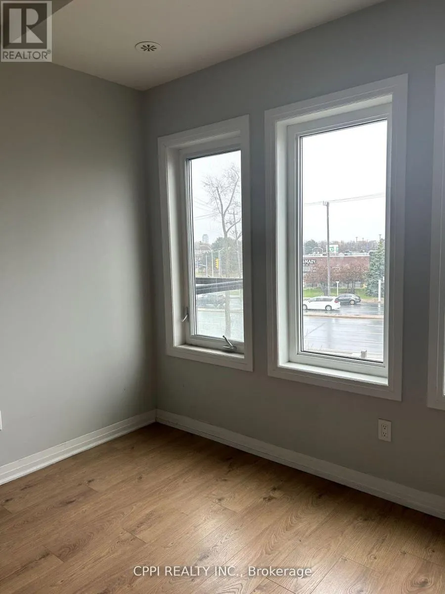 318A - 402 EAST MALL DRIVE
