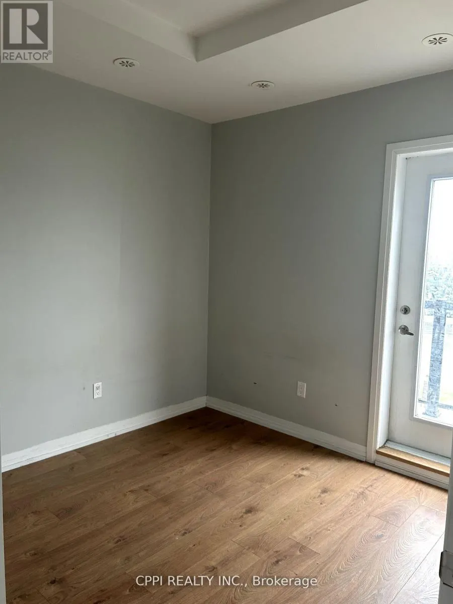 318A - 402 EAST MALL DRIVE