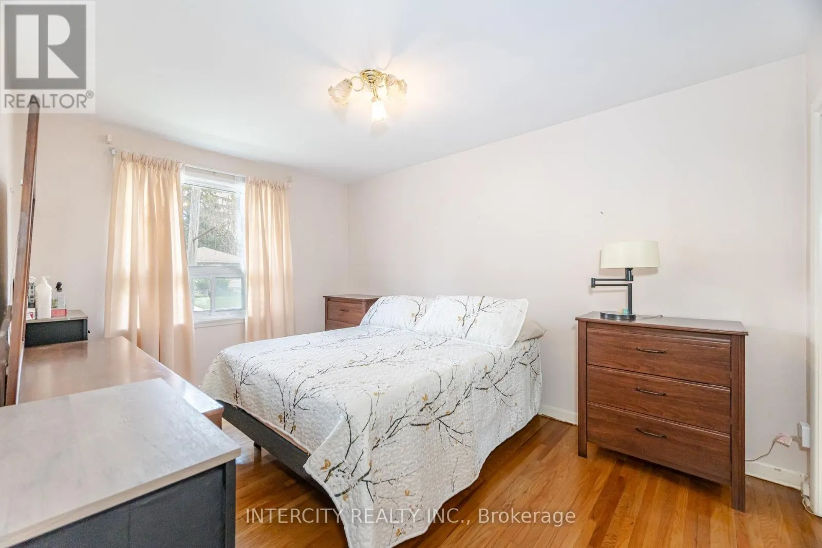 31 MUNHALL ROAD