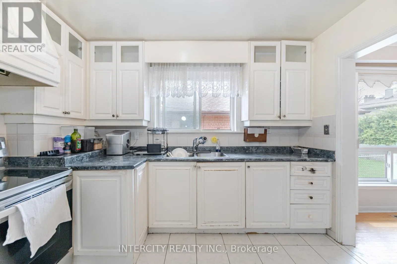 31 MUNHALL ROAD