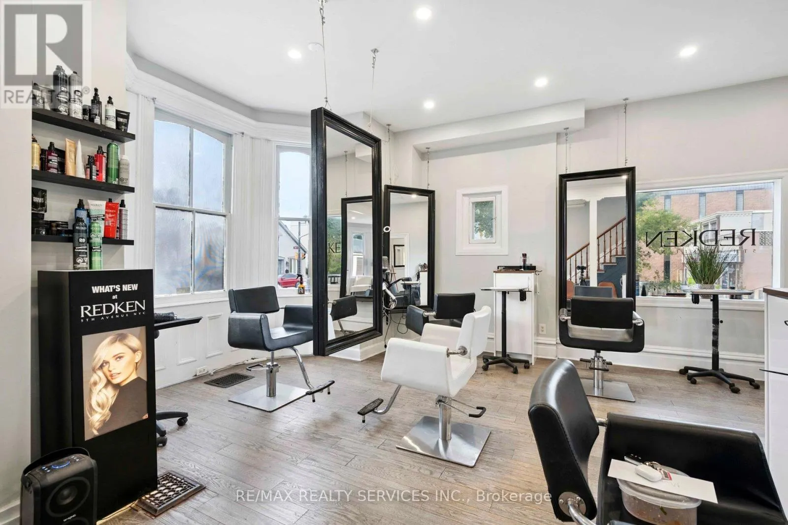 127 QUEEN STREET W
