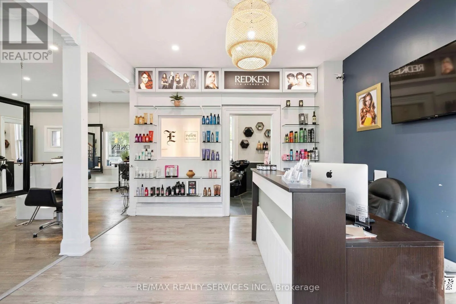 127 QUEEN STREET W
