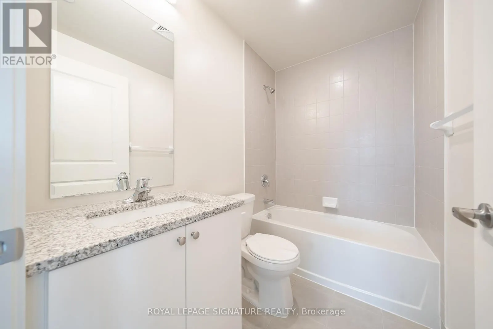 2208 - 38 ANNIE CRAIG DRIVE